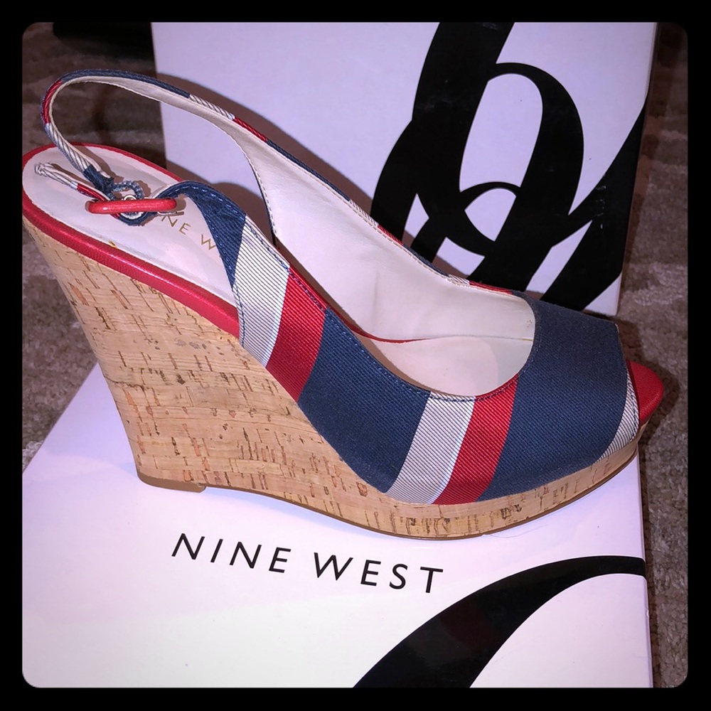 NWT Nine West Navy & Red Wedge size 6